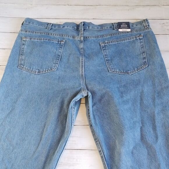 Men's Big & Tall Regular Fit Jean - Picture 9 of 11